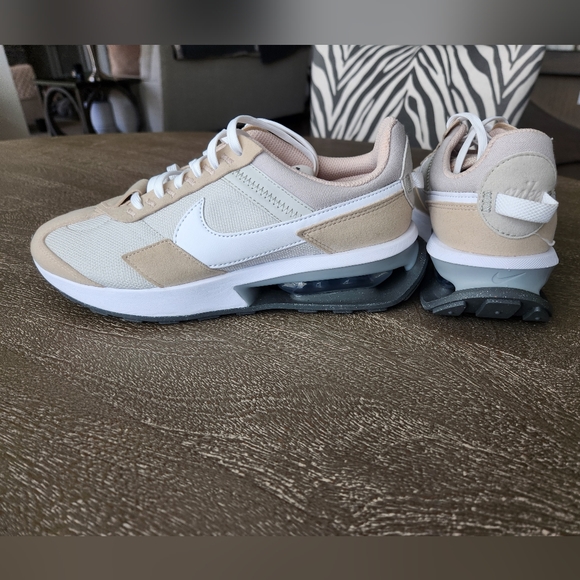 NWOB Nike Air Max Pre Day Shoes - Picture 9 of 13